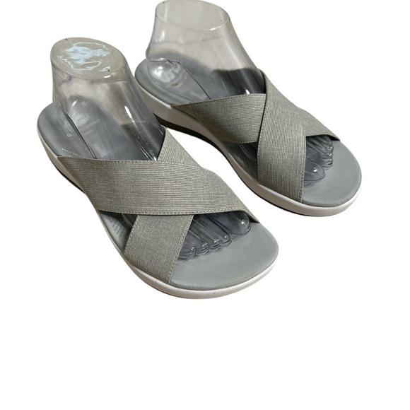 Clarks Cloudsteppers Arla Elin Slide Cushioned Sandals  Sz 9 - Picture 2 of 9